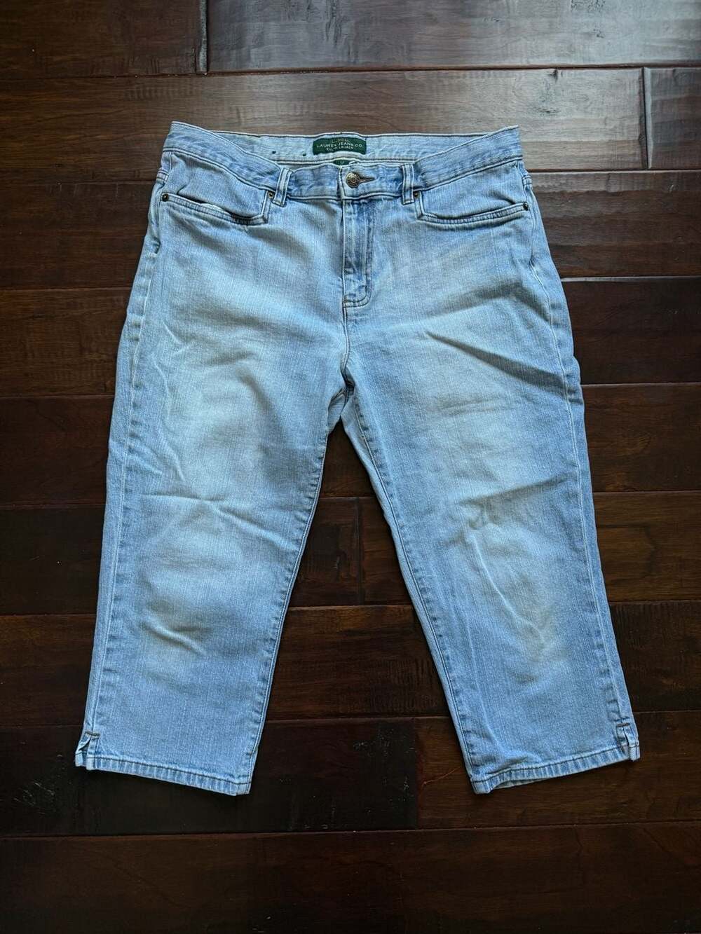 Lauren Jeans Co. Ralph Lauren Women's Size 12 Light Wash Denim Capri Jeans - Picture 2 of 6